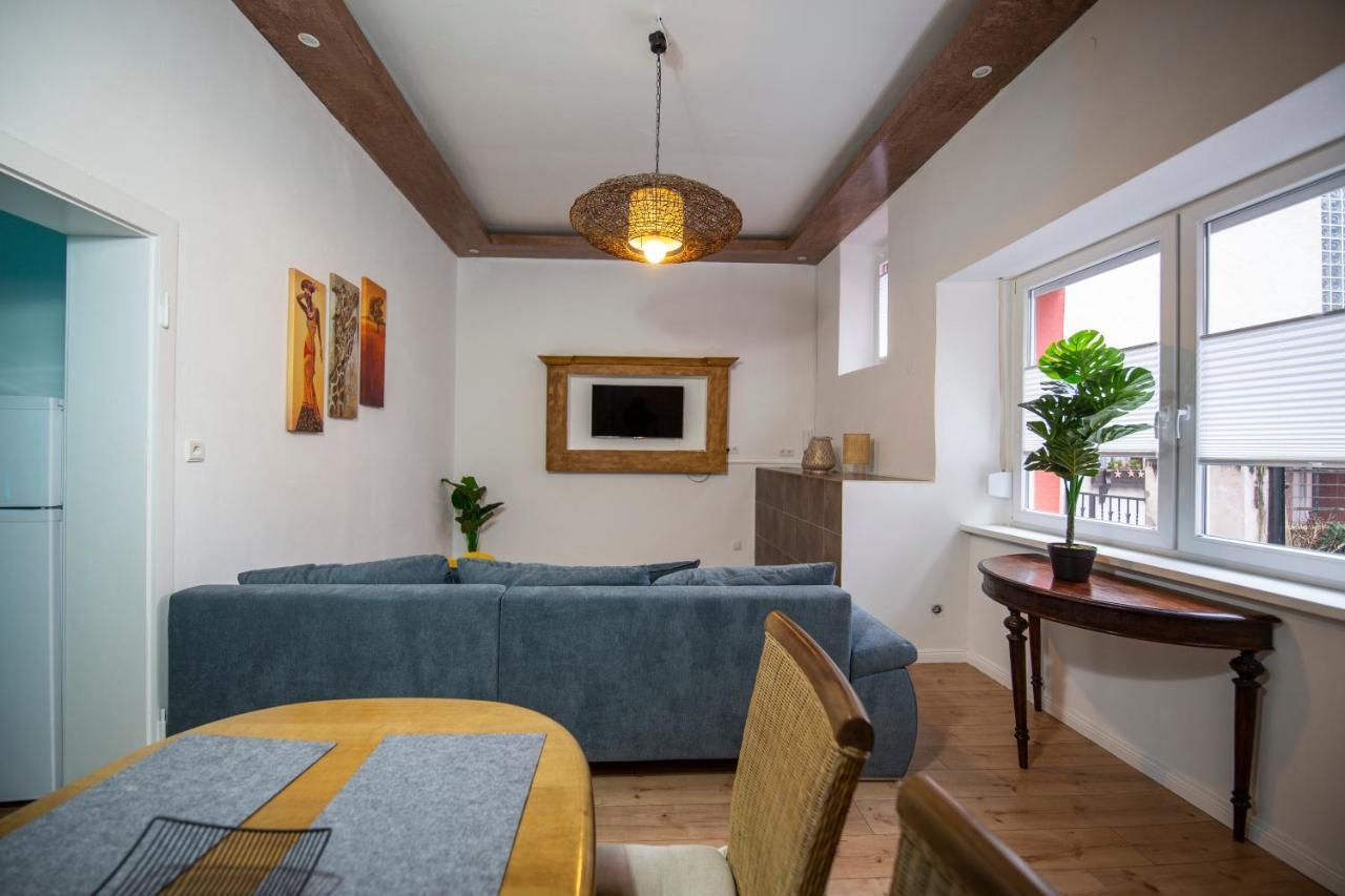 Apartment Mit Kleinem Innenhof Im Erdgeschoss Fuer Bis Zu 4 Personen Klotten Exterior foto
