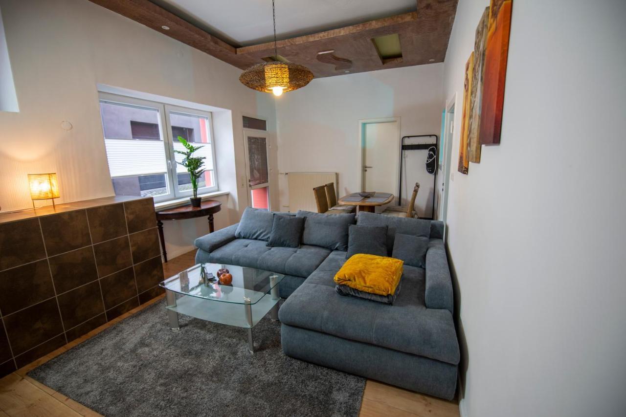Apartment Mit Kleinem Innenhof Im Erdgeschoss Fuer Bis Zu 4 Personen Klotten Exterior foto